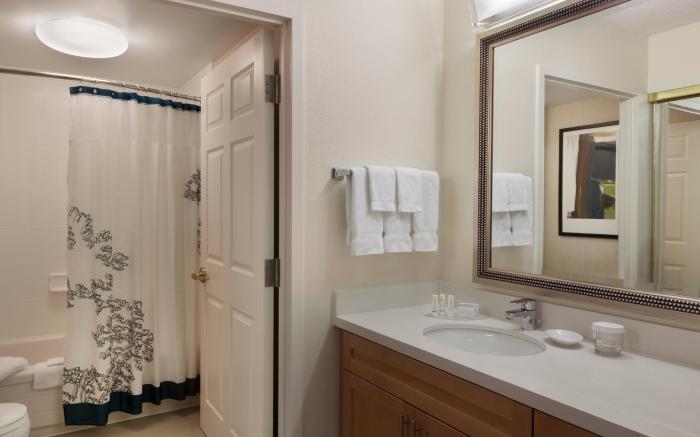 Cambridge Suites Mississauga