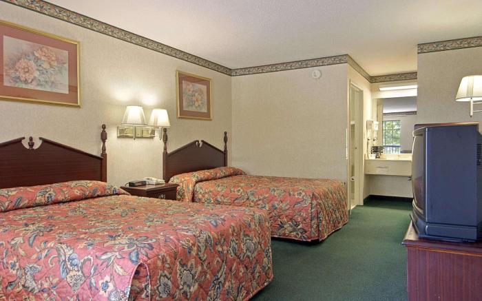 Days Inn & Suites by Wyndham Fort Valley