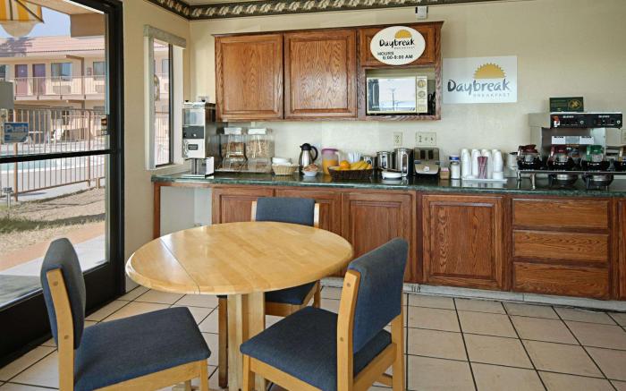 Days Inn by Wyndham Barstow