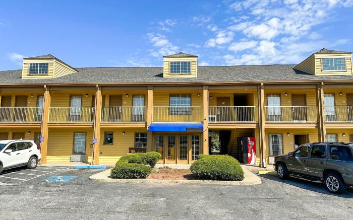 Bonita Lakes Inn