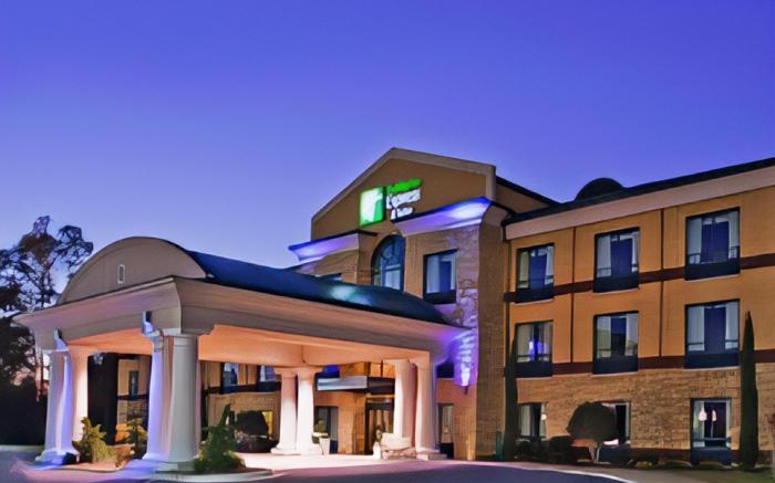 Holiday Inn Express & Suites Macon - I-475 by IHG