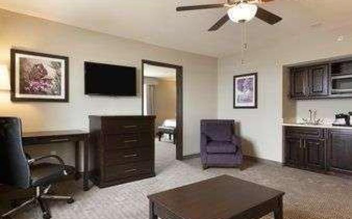 Baymont by Wyndham College Station