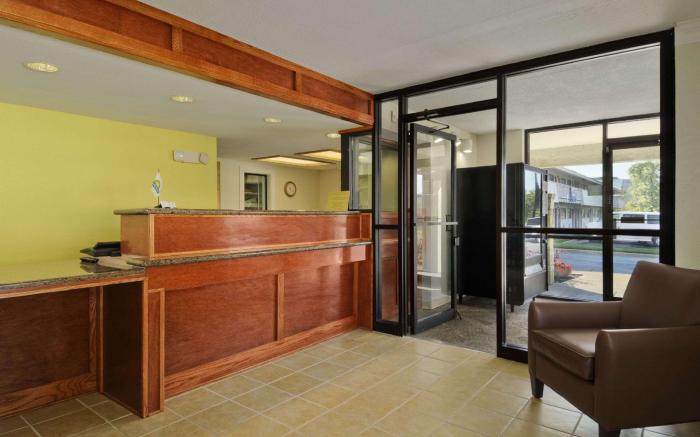 Days Inn by Wyndham Overland Park