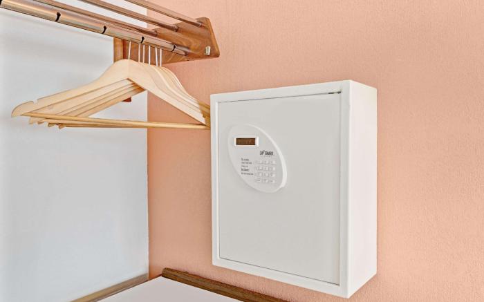 Days Inn by Wyndham Overland Park