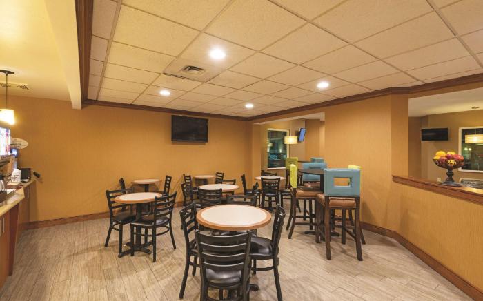 La Quinta Inn by Wyndham Buffalo Airport