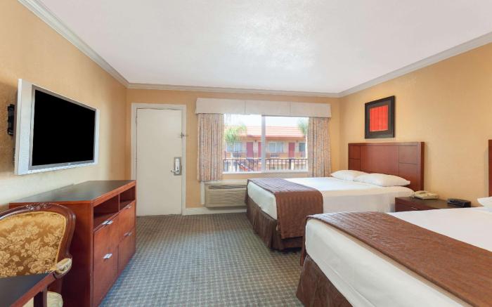 Travelodge by Wyndham El Cajon