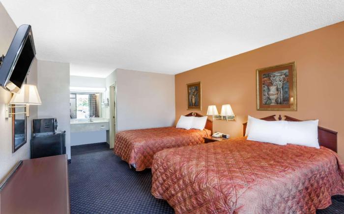 Days Inn by Wyndham Martin