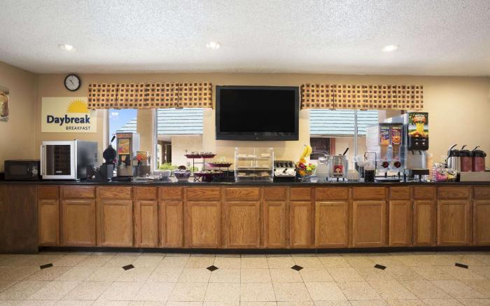 Days Inn by Wyndham Dallas Irving Market Center