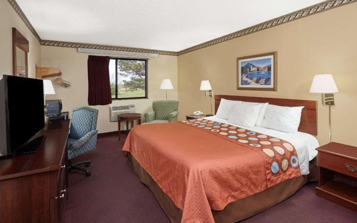 Super 8 By Wyndham Greenville