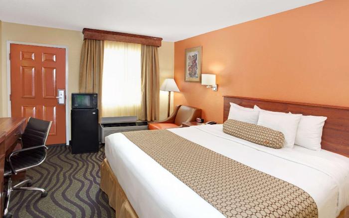 Days Inn by Wyndham Acworth