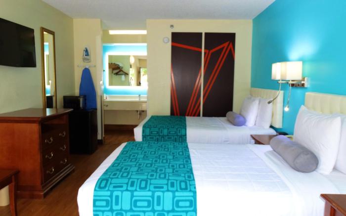 Howard Johnson by Wyndham Savannah GA