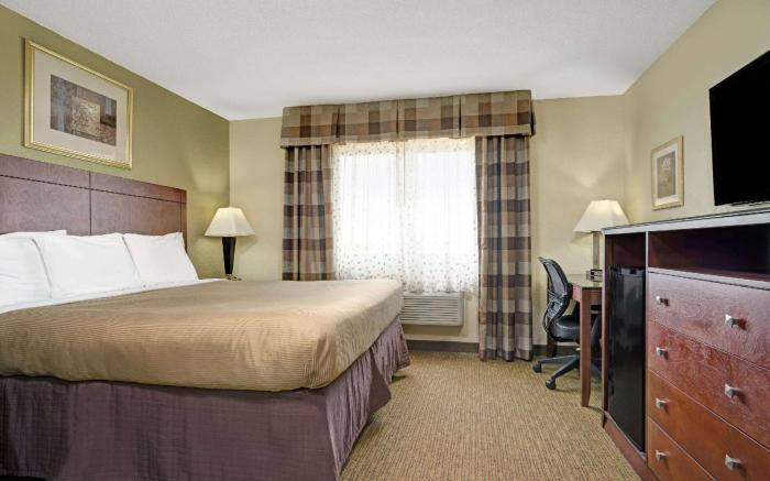 Super 8 By Wyndham Monticello