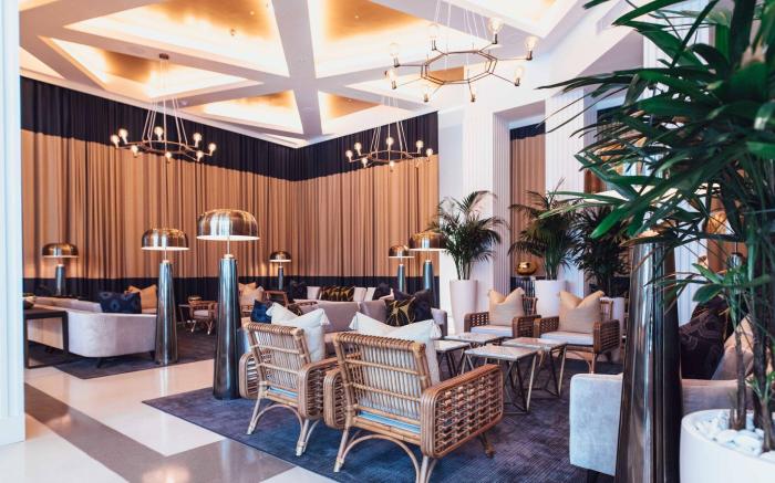 Cadillac Hotel Beach Club, Autograph Collection