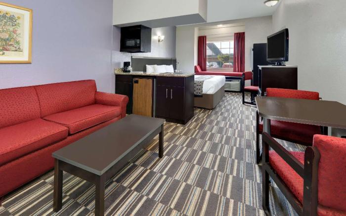 Microtel Inn & Suites by Wyndham Oklahoma City Airport