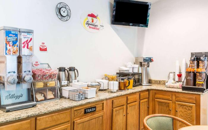 Super 8 by Wyndham East Stroudsburg/Poconos 