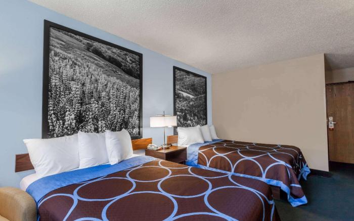 Super 8 by Wyndham East Stroudsburg/Poconos 