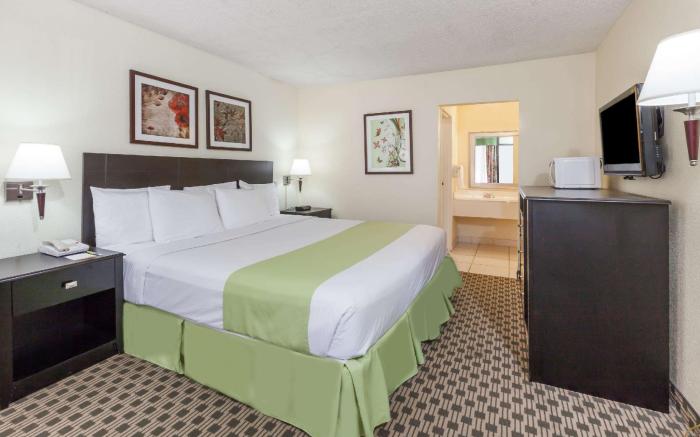 Days Inn by Wyndham Irving Grapevine DFW Airport North