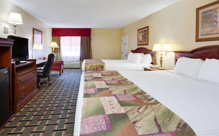 Baymont by Wyndham Lake City