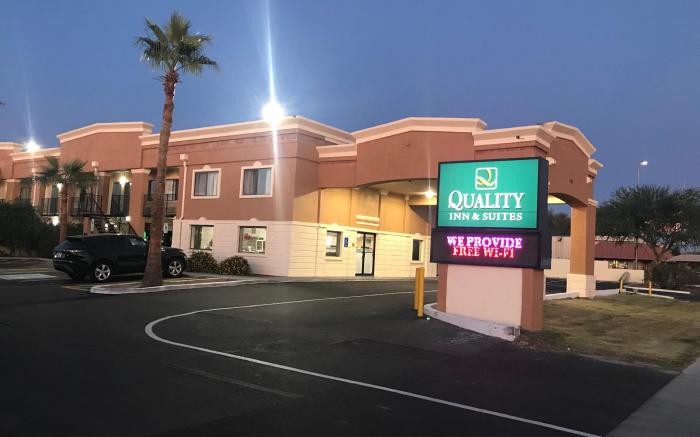 Quality Inn & Suites near Downtown Mesa