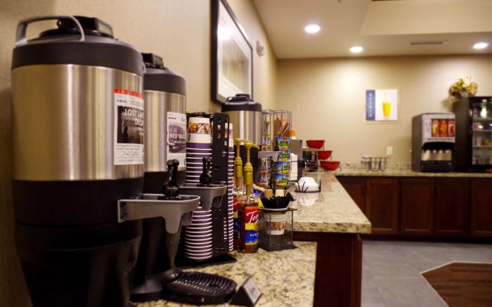 Best Western Plus Lincoln Inn & Suites