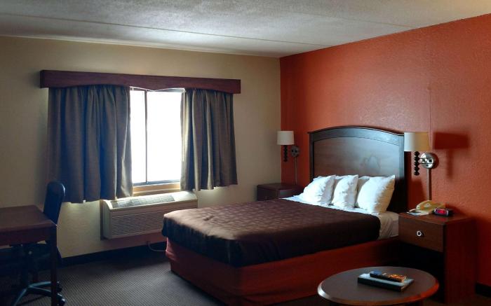 AmericInn by Wyndham Iron River