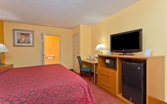 Days Inn by Wyndham Franklin
