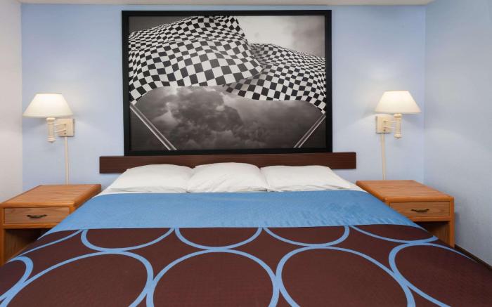 Super 8 By Wyndham Huntington