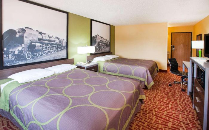 Super 8 By Wyndham Van Buren/Ft. Smith Area