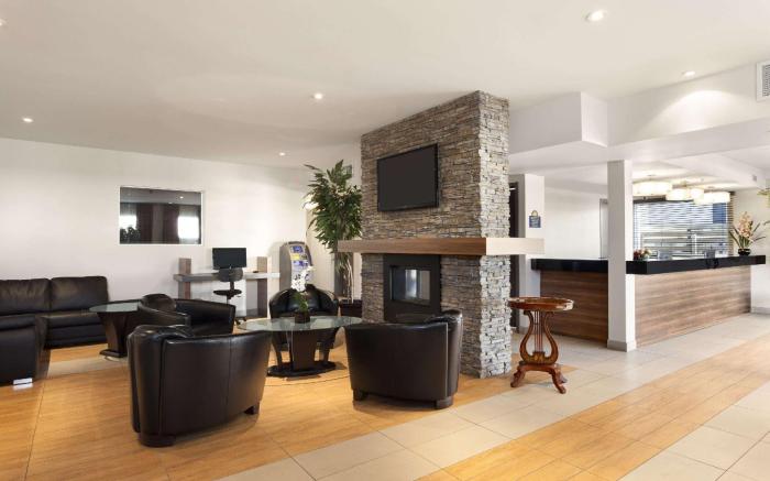 Days Inn by Wyndham Montreal East