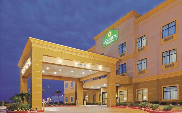 La Quinta Inn & Suites by Wyndham Pasadena North