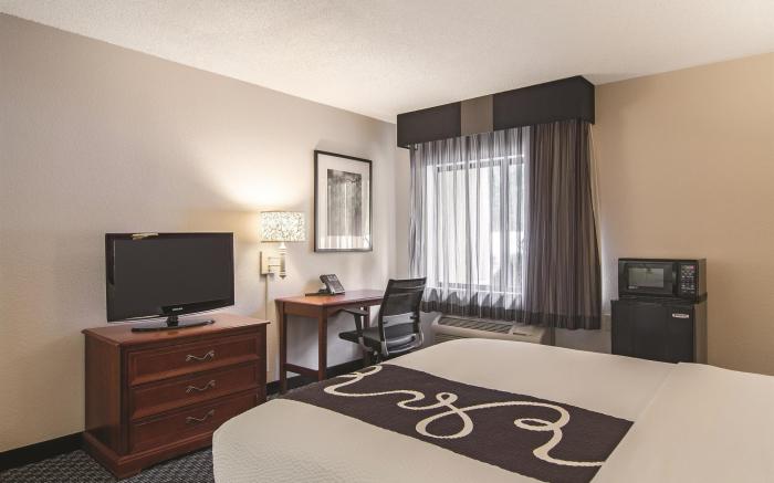 La Quinta Inn & Suites by Wyndham Atlanta Roswell