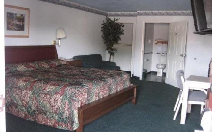 Mustang Inn and Suites
