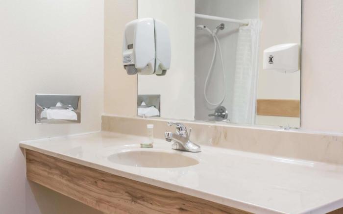 Super 8 By Wyndham Higginsville