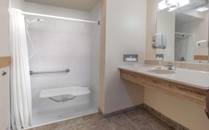 Super 8 By Wyndham Higginsville