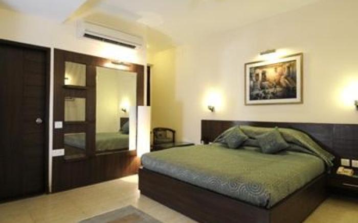 Hotel Crystal Retreat