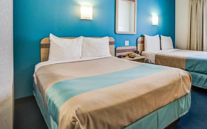 Motel 6 Red Deer