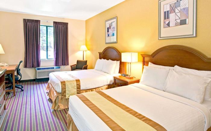 Days Inn & Suites by Wyndham Hickory