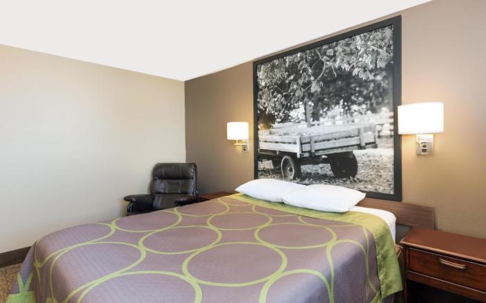 Super 8 By Wyndham Carroll