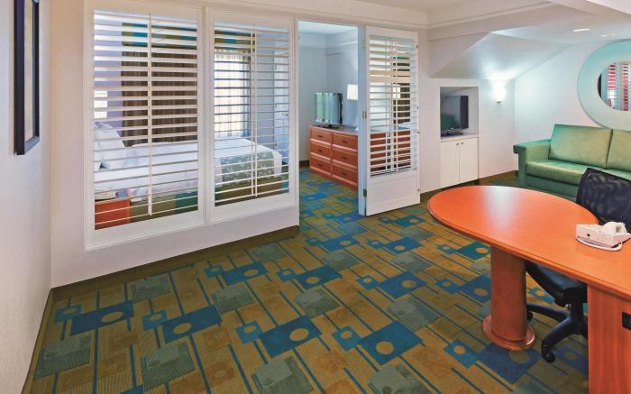 La Quinta Inn & Suites by Wyndham Dallas DFW Airport North