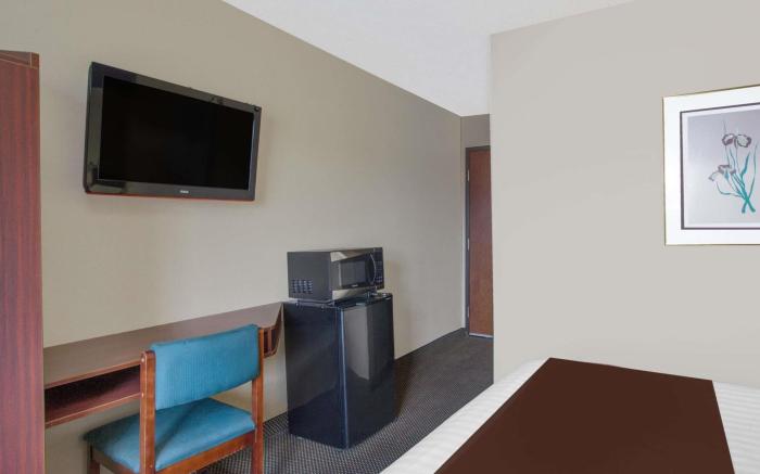 Microtel Inn & Suites by Wyndham Meridian