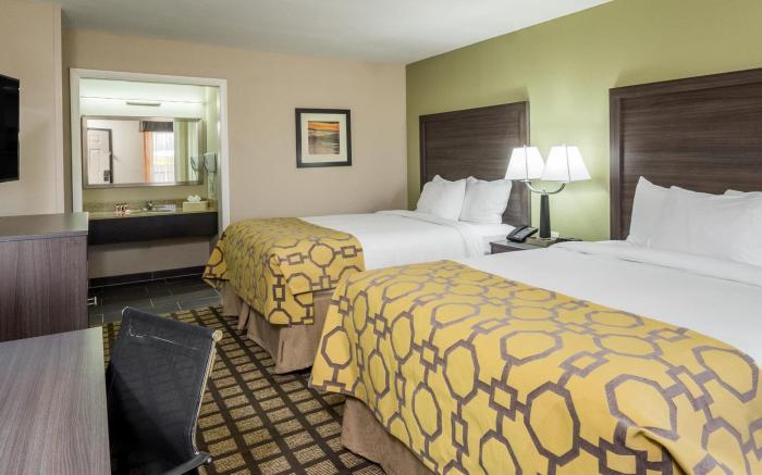 Baymont by Wyndham Clarksville