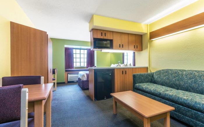 Microtel Inn & Suites by Wyndham Auburn