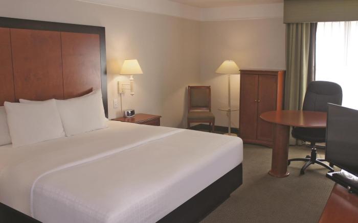 La Quinta Inn & Suites by Wyndham Visalia/Sequoia Gateway