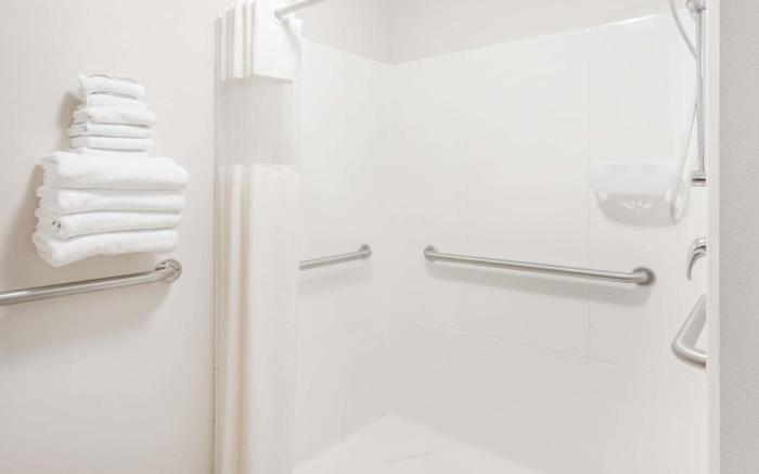 Days Inn & Suites by Wyndham Madison