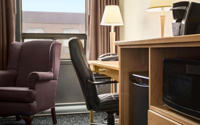 Travelodge by Wyndham Edmonton West