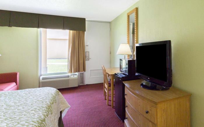 Days Inn by Wyndham Washington