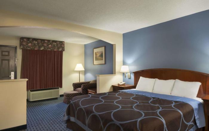 Days Inn by Wyndham Clarksville North