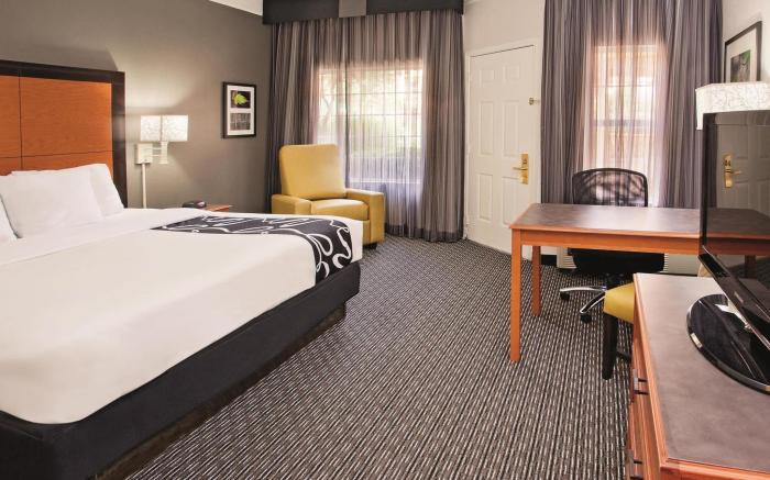 La Quinta Inn & Suites by Wyndham Macon
