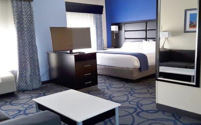 Holiday Inn Express Hotel & Suites Lawrenceville By IHG