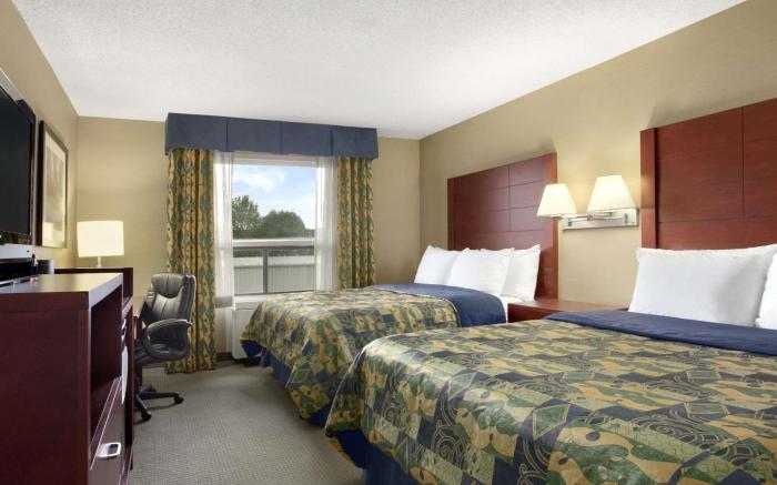 Travelodge by Wyndham Oshawa Whitby